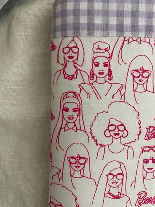 funda ebook 6” hecha a mano estampad Barbie