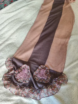 Bufanda Lila con Flores