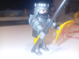 Playmobil Medieval Guerrero con Hacha y Escudo