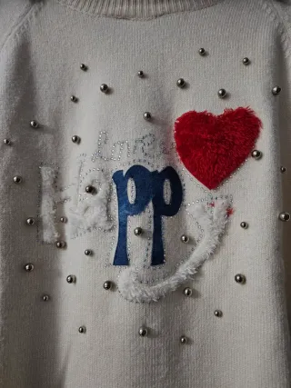 Jersey juvenil con corazón y perlas cuello vaquero