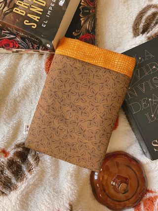funda ebook 6” hecha a mano estampado de otoño