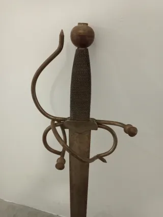 Espada decorativa antigua
