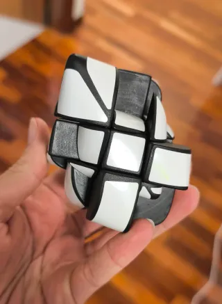 RUBIK MIRROR