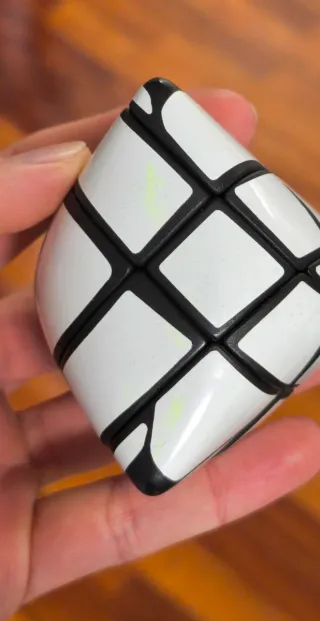 RUBIK MIRROR