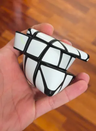 RUBIK MIRROR