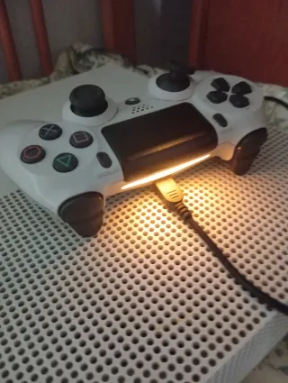 PS4 Slim (PlayStation 4)