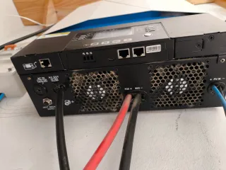 Inversor Voltronic y 2 Baterías Litio