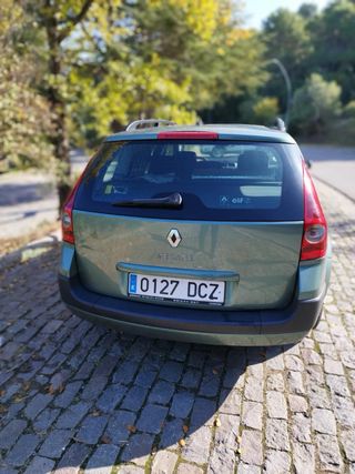 Renault Megane Grand Tour 2004