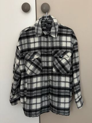 Chaqueta ZARA cuadros blanco y negro