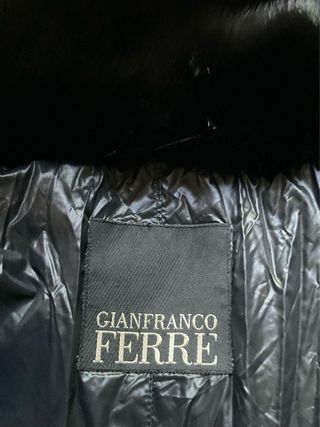 Plumas ligero Gianfranco Ferré