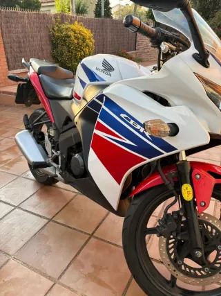 Honda CBR 125R (2014)
