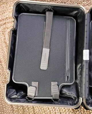 Maleta Cabin Titanium Rimowa 35L