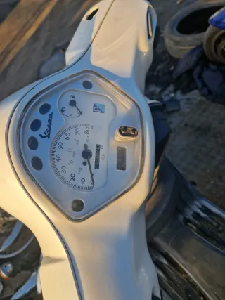 Faro y Carcasa Vespa LX