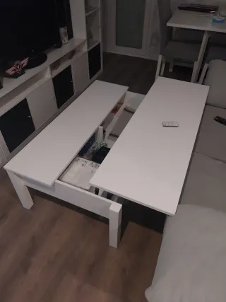 Mesa de centro elevable blanca. Cierre amortiguado