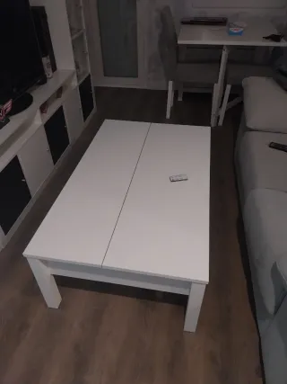 Mesa de centro elevable blanca. Cierre amortiguado