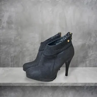 Botines negros tacón alto