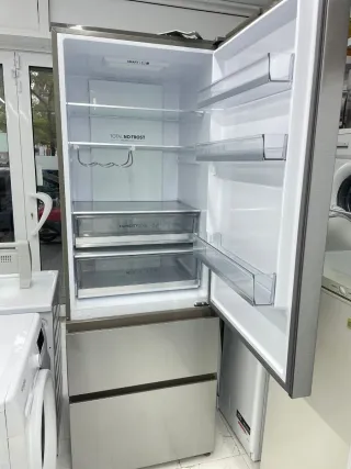 Nevera Haier plateada altura 2mtr ancho70