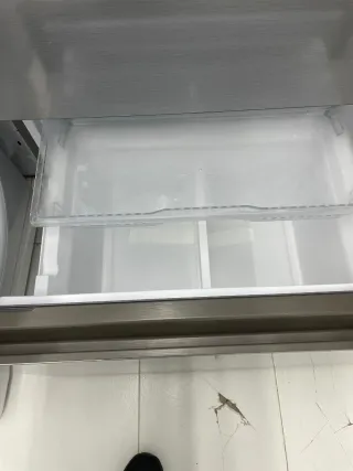 Nevera Haier plateada altura 2mtr ancho70