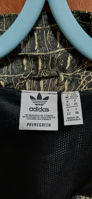 Chaqueta Adidas Talla XS animal print
