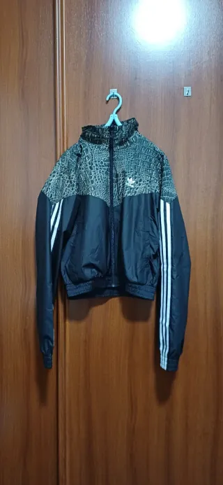 Chaqueta Adidas Talla XS animal print