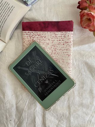 funda ebook 6” hecha a mano estampada escritura