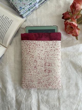 funda ebook 6” hecha a mano estampada escritura