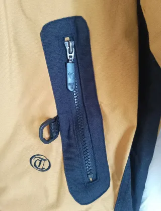 Giacca da snowboard gialla e nera