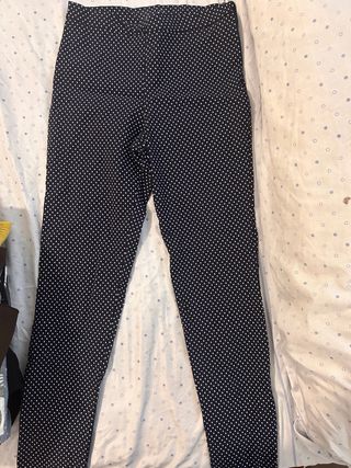 Pantalon azul con lunares blancos