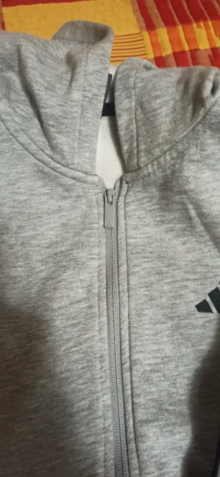 Conjunto Adidas Gris y Negro talla 11-12