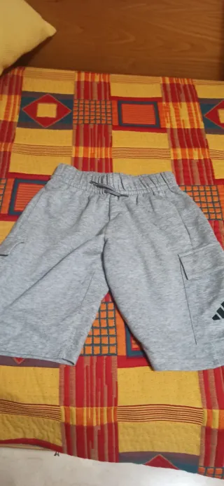 Conjunto Adidas Gris y Negro talla 11-12