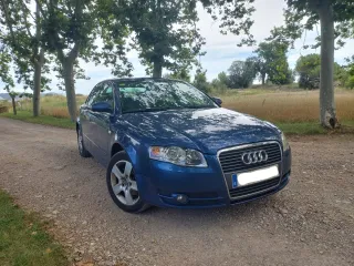 Audi A4 2.0 TDI 140 Distintivo B