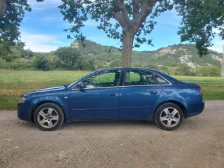 Audi A4 2.0 TDI 140 Distintivo B