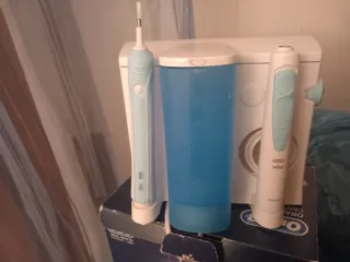 Spazzolino Elettrico Oral-B + Idropulsore