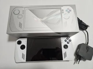 Asus ROG Ally Z1 Extreme