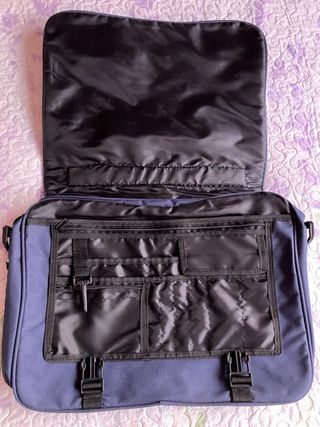 Maletín azul para portátil o apuntes