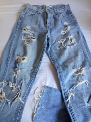 Pantalones vaqueros rotos