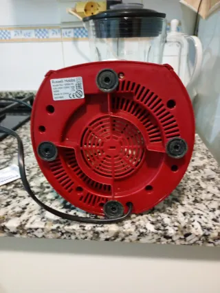 Batidora roja de vaso