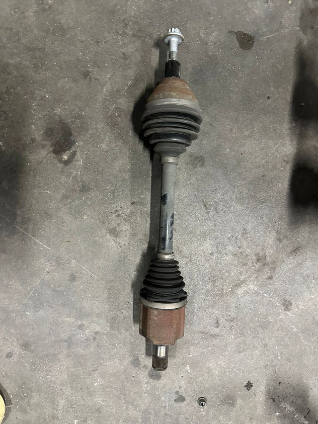 5n0407763f Transmisión delantera izquierda AUDI