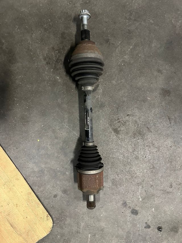 5n0407763f Transmisión delantera izquierda AUDI