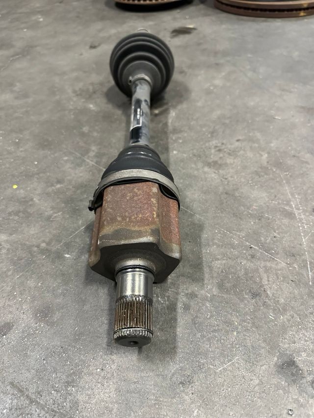 5n0407763f Transmisión delantera izquierda AUDI