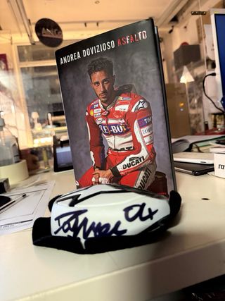 Slider autografato Andrea Dovizioso + Libro