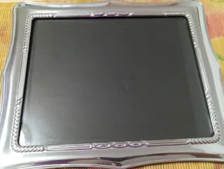 Marco de fotos plateado decorado