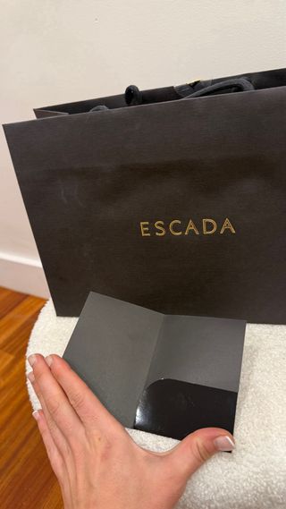 Bolsa y tarjeta Escada Negra