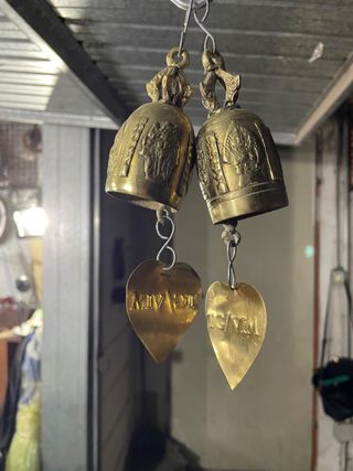 Campanelle in ottone con targhette a cuore