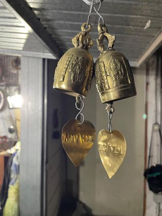 Campanelle in ottone con targhette a cuore