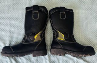 Botas de Bombero Negras y Amarillas