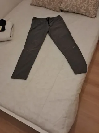 Pantalones Nike Malla T-L Gris