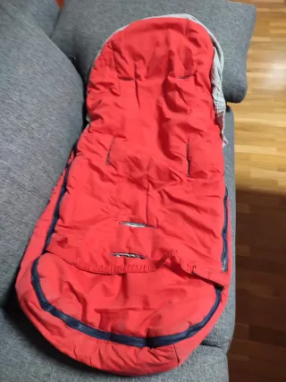 Saco para coche- Silla bebe, color rojo. Ver fotos