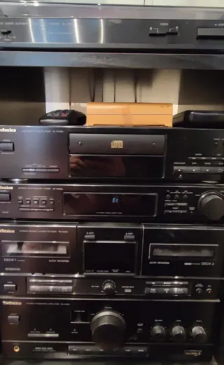 2Altavoz +equipo de música con tocadiscos Technics