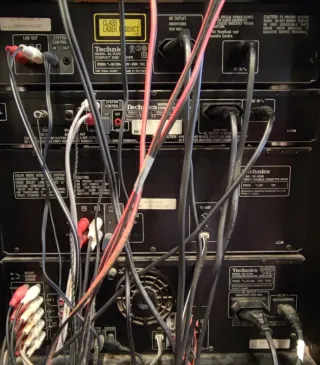 2Altavoz +equipo de música con tocadiscos Technics